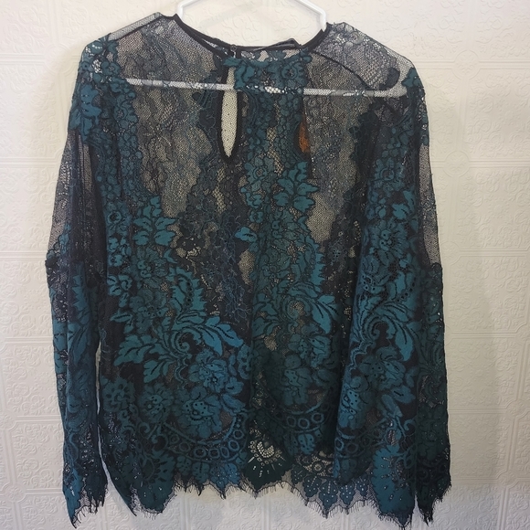 Zara NWT  Emerald lace top  (M) - Picture 4 of 9